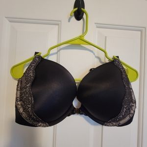 Victoria's secret very sexy plunge front close bra black lace 36DD underwire